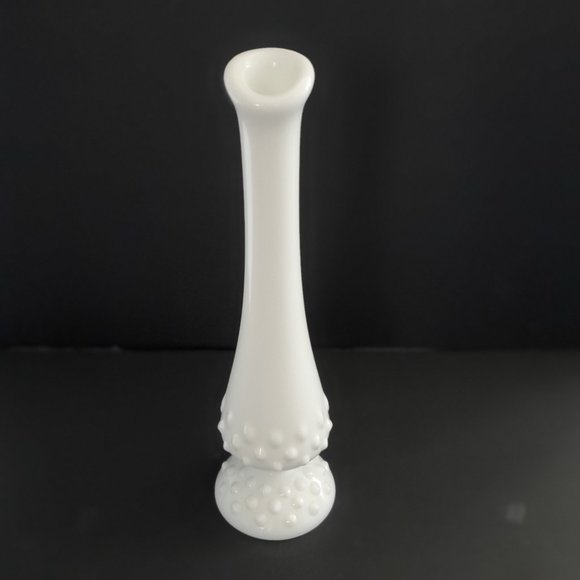 Vintage Collectible Milk Glass Swung Vase Pedestal Stem Bud Vase Hobnail Detail - Picture 3 of 8